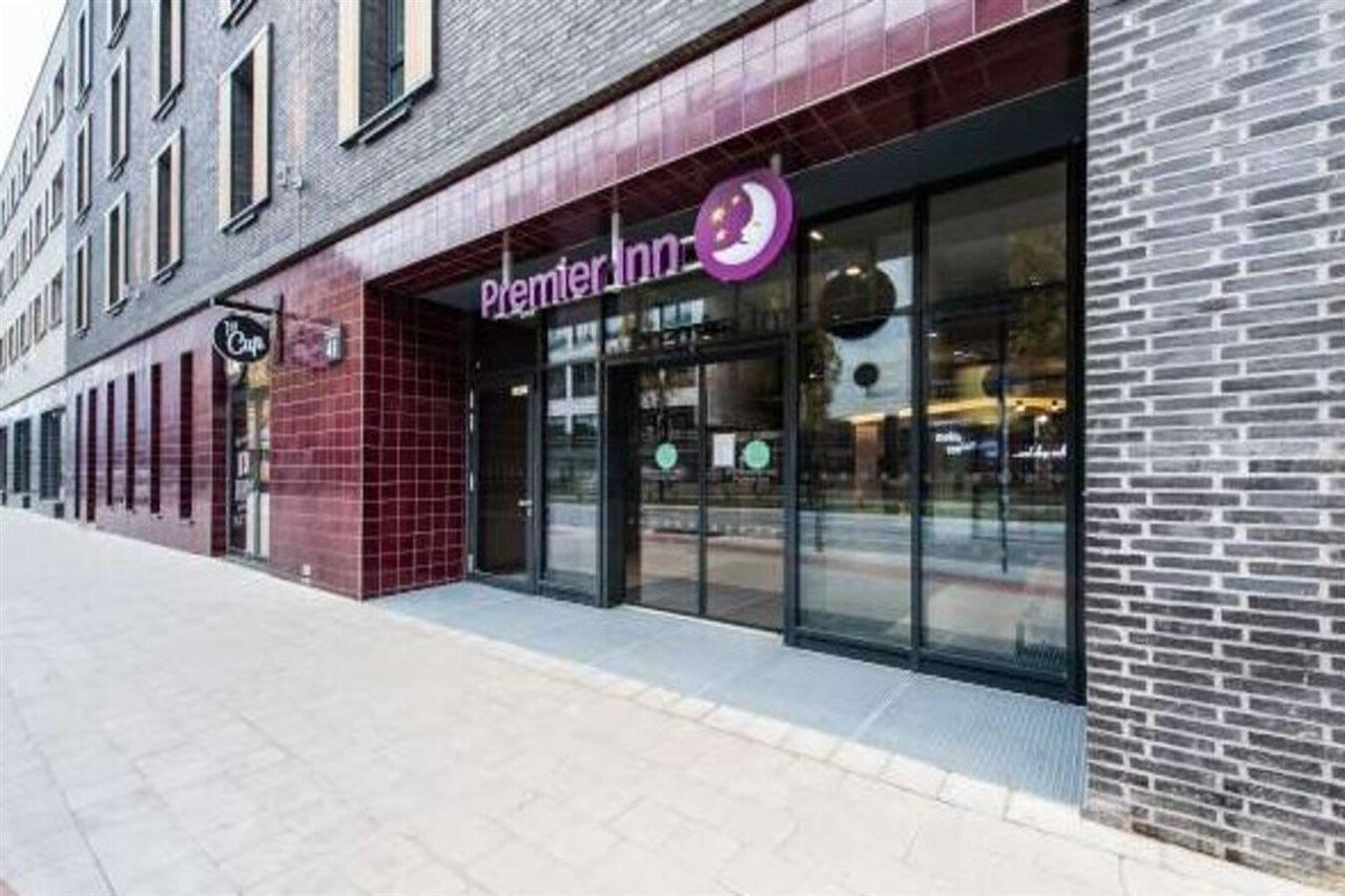 Premier Inn Hamburg St. Pauli Exterior photo